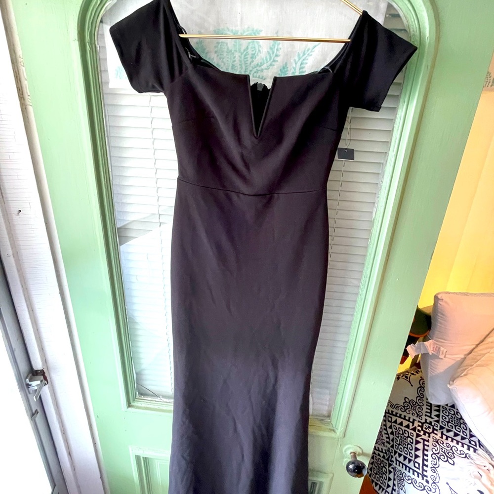 Lulu’s Off-Shoulder Black Cocktail Gown